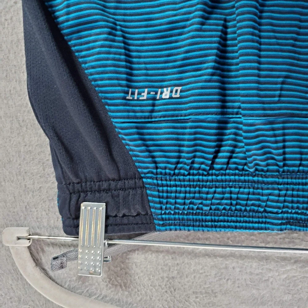Nike Boys Activewear Shorts Small Blue Basketball Logo Gym Training‎